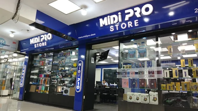 Fachada da MidiPro Store no Shopping Uniamerica, em Ciudad del Este