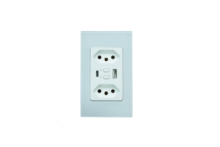 Interruptor de Luz Inteligente Tuya WiFi com Tomada 16A + USB + USB-C (Type-C)